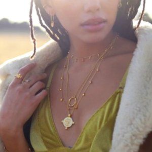 Missoma lucy williams gold mini fang choker